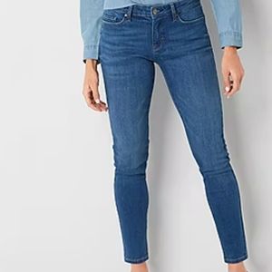 a.n.a Medium Lakeside Midrise Skinny Jeans Size 10